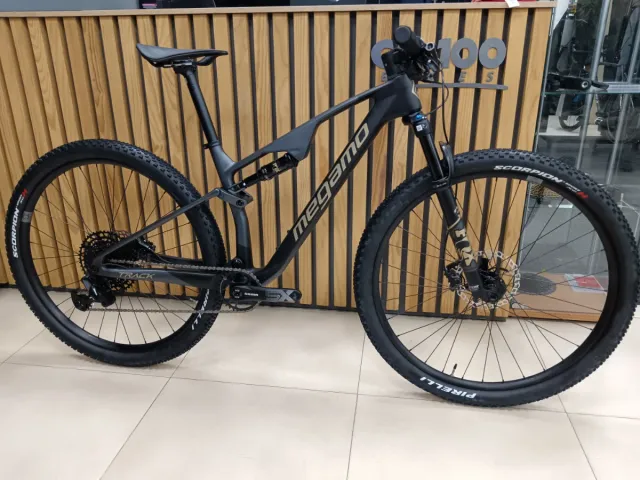 MEGAMO TRACK 10 R100 2025