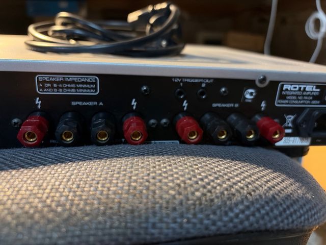 Rotel RA-04 amplificador