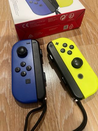 Mandos Nintendo Switch. Joy-Con Azul y Amarillo.