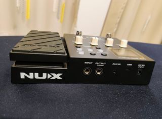 Pedalera NUX MG-300 Multiefectos Guitarra