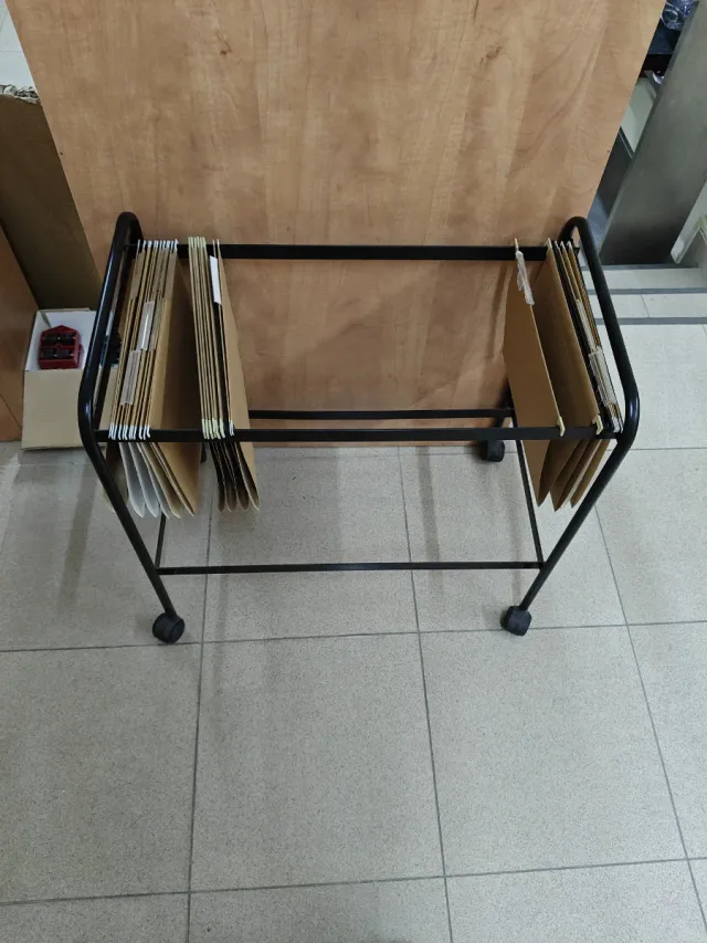 Carrito de carpetas colgantes