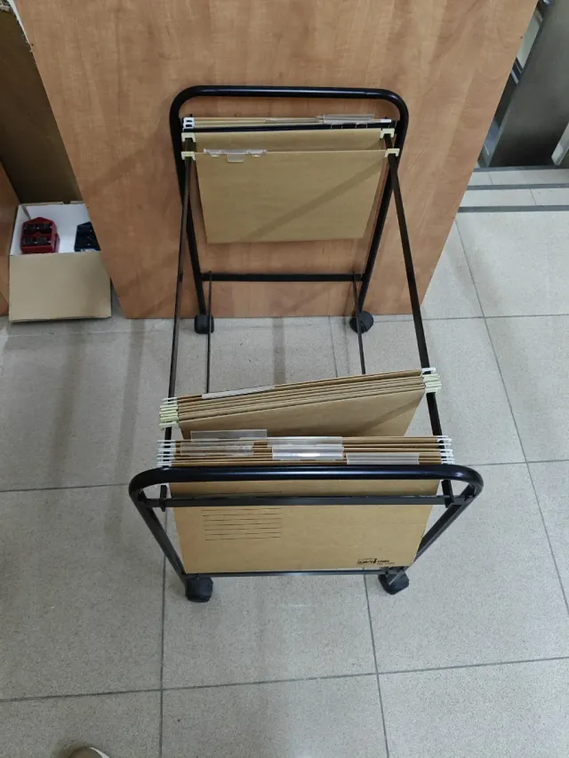 Carrito de carpetas colgantes