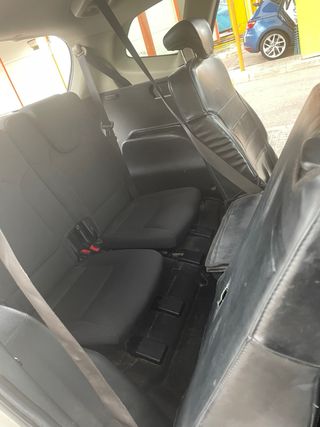 KIA Carens 2015