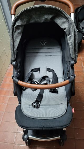 Baby Jane Trio include una bolla di pioggia