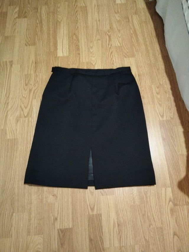 Falda recta negra