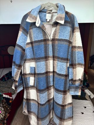 Abrigo H&M cuadros azul y marrón talla única