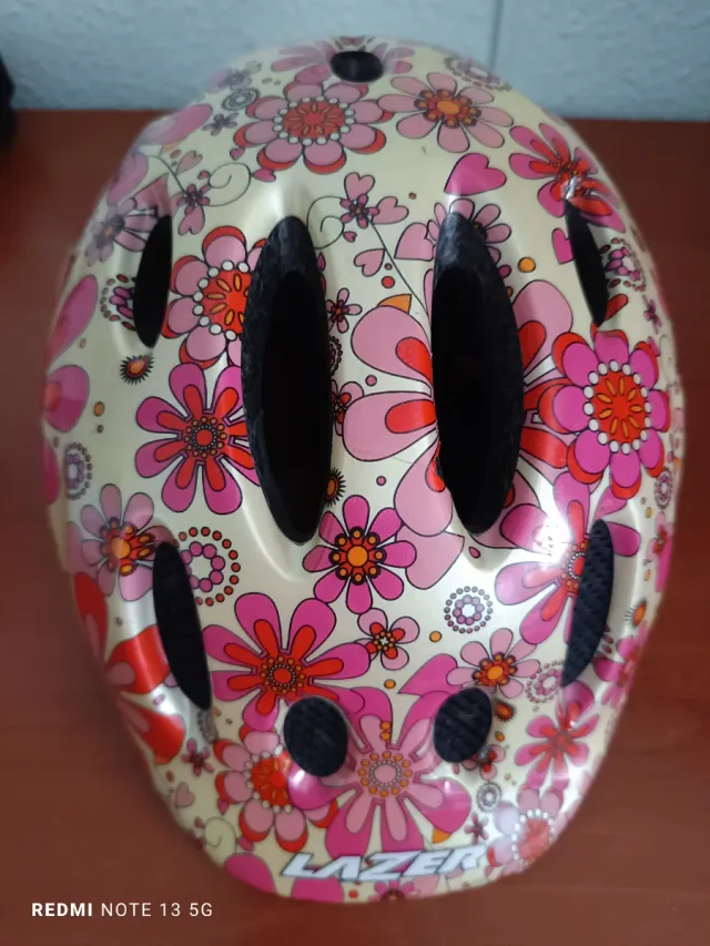 Casco Lazer flores ajustable bici/patines