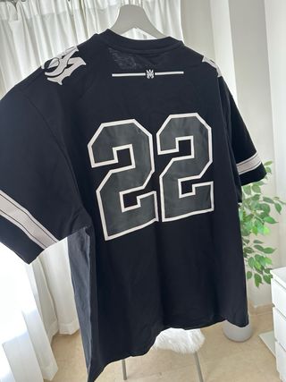 Camiseta AMIRI negra con número 22