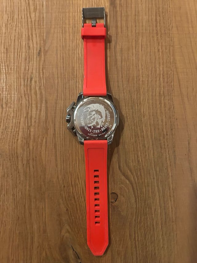 Reloj Diesel Correa Roja y Plata