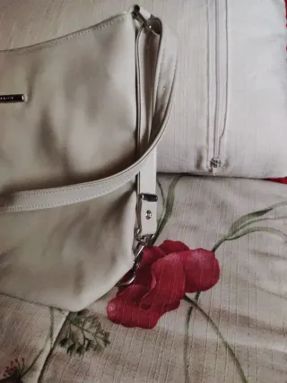 Bolso de mano polipiel beige