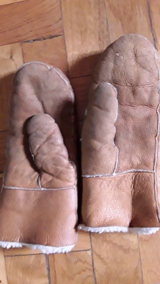 Manoplas de piel forradas de borreguito
