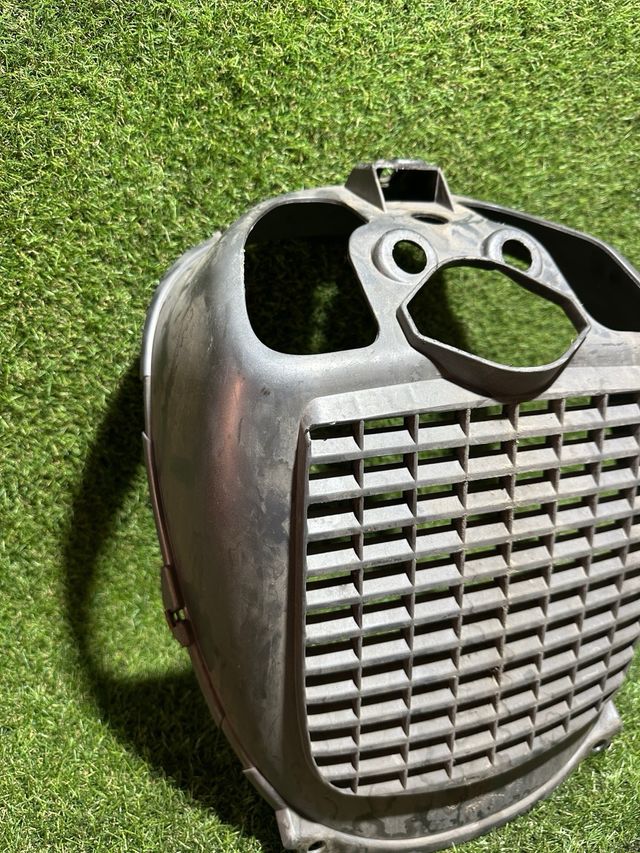 Guardabarros delantero Piaggio X8