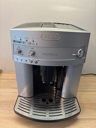 Cafetera DeLonghi Magnifica Automática