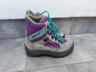 Botas de montaña Boreal grises y moradas