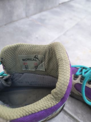 Botas de montaña Boreal grises y moradas