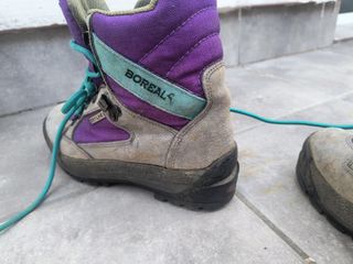 Botas de montaña Boreal grises y moradas