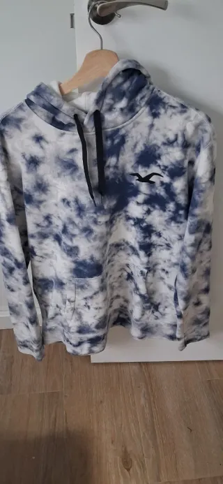 Sudadera Hollister Tie-Dye Azul y Blanca