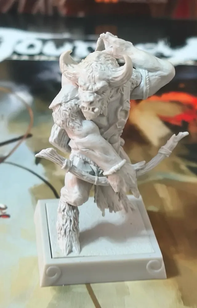 Miniatura Guerrero Arquero Toro Bharhaz