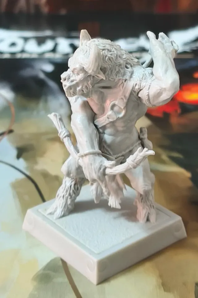 Miniatura Guerrero Arquero Toro Bharhaz