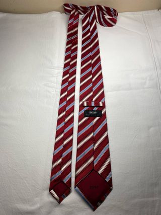 Corbata roja de rayas seda de Hugo Boss