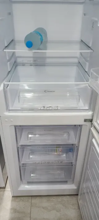 Nevera Combi Blanca Candy
NO FROST ENERGÍA A+