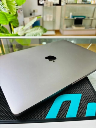 MacBook Pro 13 M1 8GB 512GB Gris Espacial