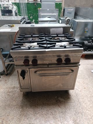 Cocina Industrial 4 Fuegos + Horno
658746091