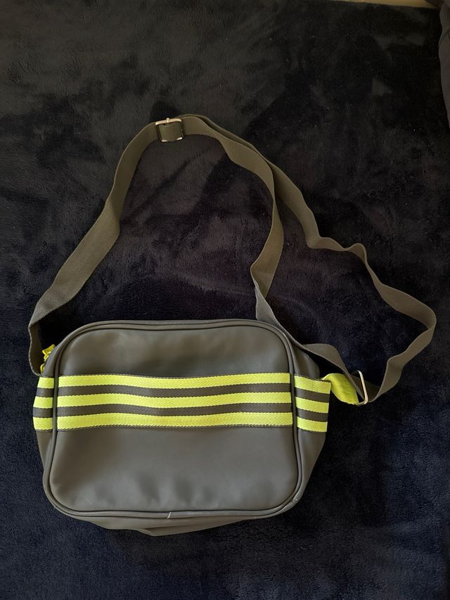 Bandolera Adidas Gris y Verde