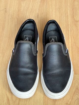 Zapatillas Vans 38, Slip-On cuero perforado Negro