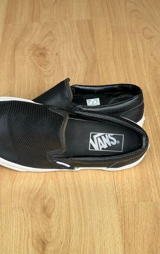 Zapatillas Vans 38, Slip-On cuero perforado Negro