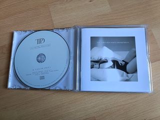 CDS TAYLOR SWIFT-FOLKLORE-THE TOURTURED POETS..