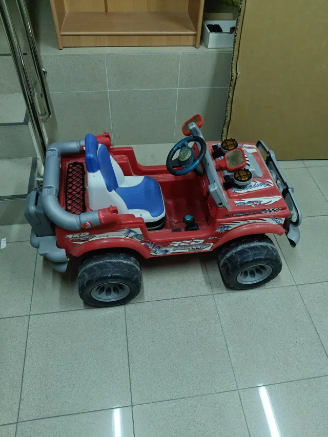 Coche de batería Feber