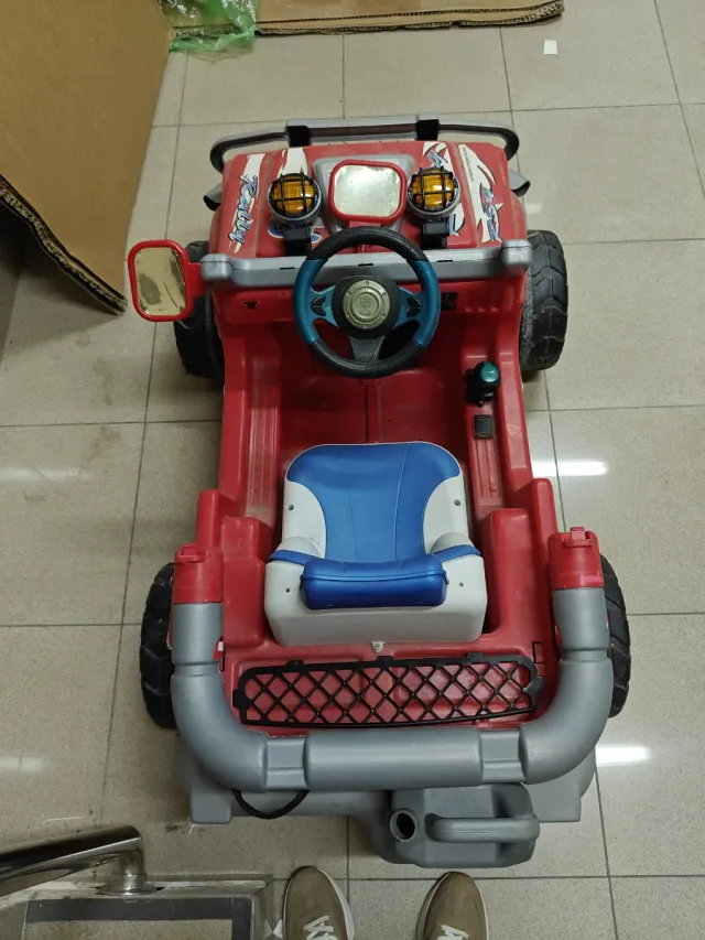 Coche de batería Feber