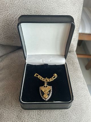 Colgante San Miguel Oro y Ónix
