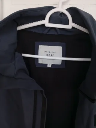 Chaqueta cortavientos gris