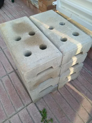 Bases vallas obra hormigón