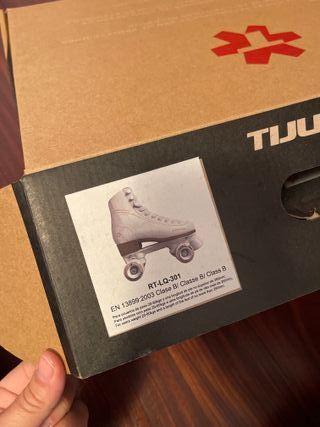 Patines 4 Ruedas Blancos y Marrones