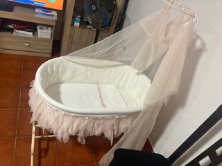 Mini Cuna con Dosel y Volantes Rosa