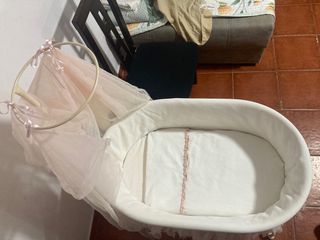 Mini Cuna con Dosel y Volantes Rosa
