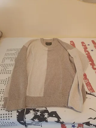 Jersey Hollister Beige y Blanco talla grande 
