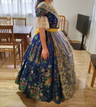 Traje de Fallera azul y dorado