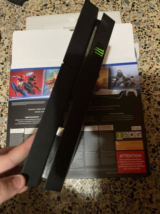 PS4 (PlayStation 4)