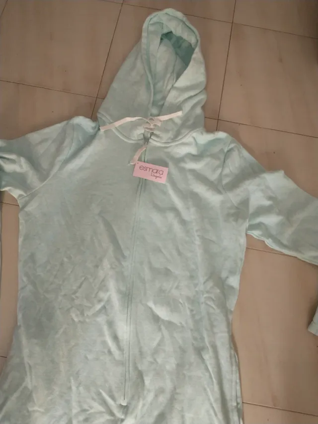 Pijama entero con capucha turquesa 