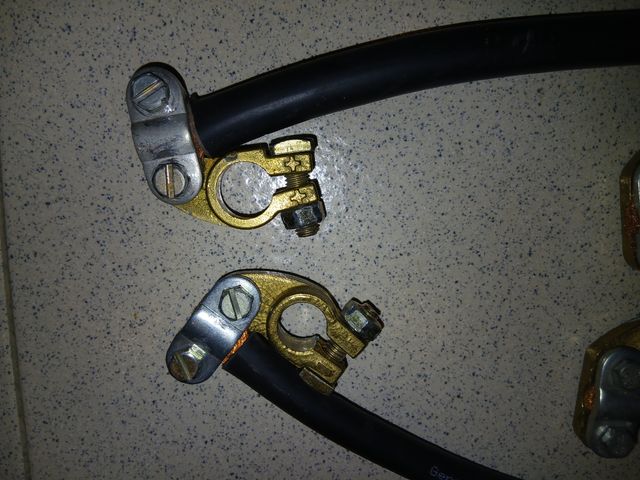 Conexiones para 4 Baterías Solares,AGM,ácido...