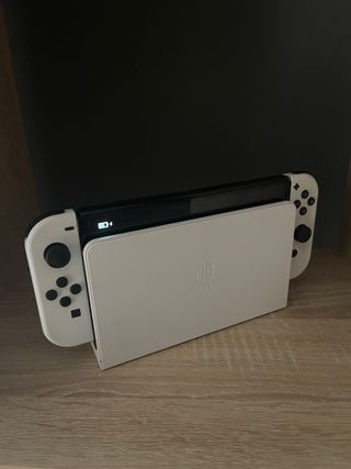 Nintendo Switch OLED con Accesorios