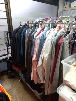 Ropa de mujer de segunda mano