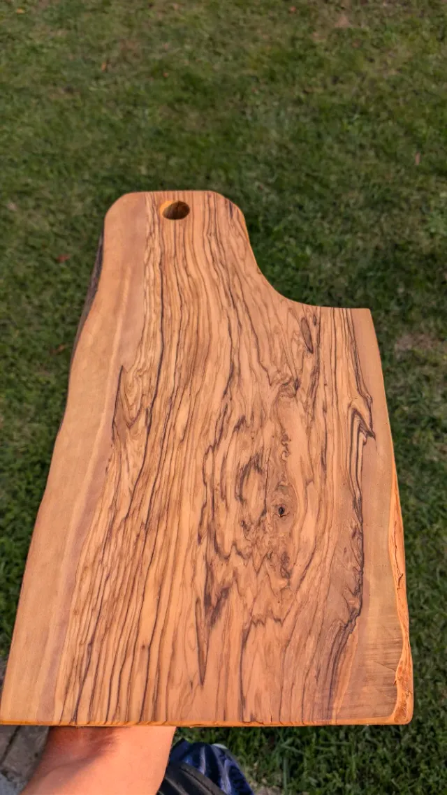 Tagliere in Legno d'Ulivo con Foro