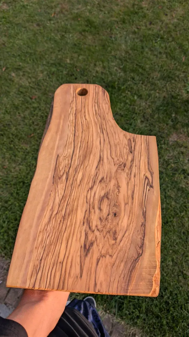 Tagliere in Legno d'Ulivo con Foro
