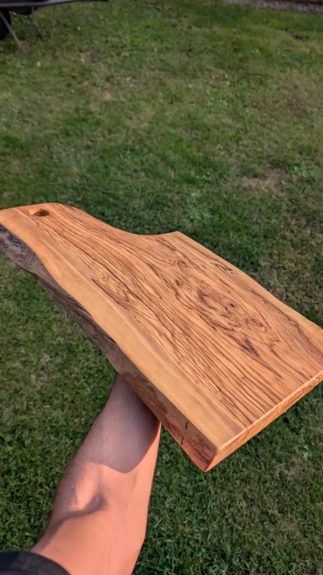 Tagliere in Legno d'Ulivo con Foro