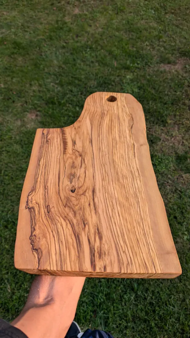 Tagliere in Legno d'Ulivo con Foro